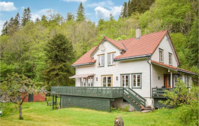 Nice home in Lonevåg with 4 Bedrooms